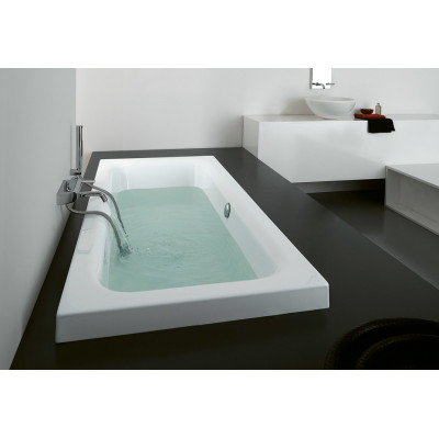 Baignoire en méthacrylate Kaos 3 à encastrer. 1800 x 800.